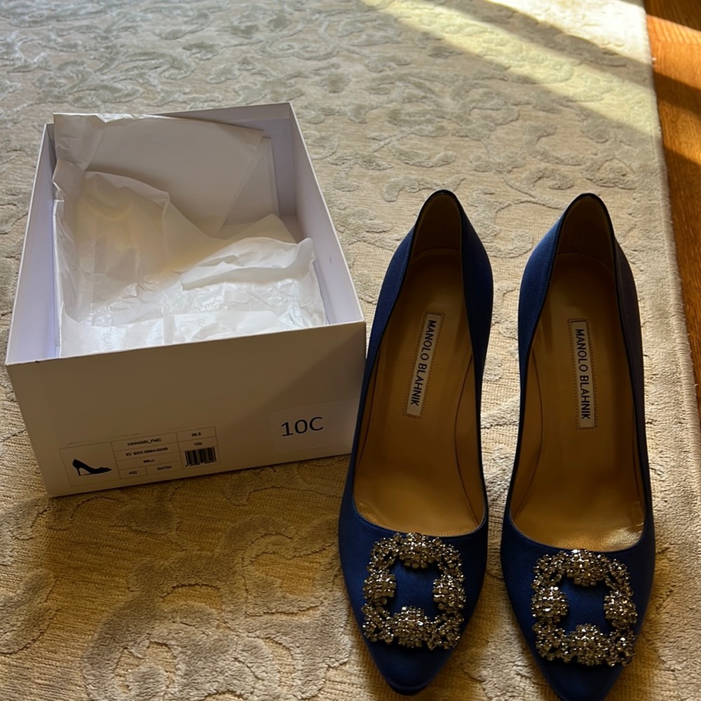 Never used with box and duster royal blue manolo blanik size 38 1/2
